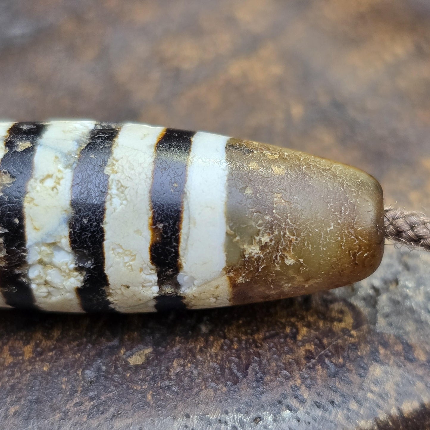 40mm Antique Tibetan 3-Striped Dzi Bead, Authentic Chung Dzi Agate, Weathered Himalayan Amulet, Ancient Tribal Jewelry, Collectible Agate