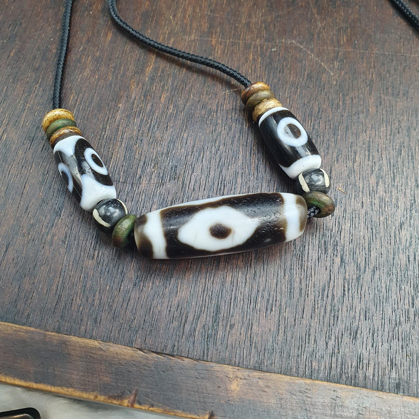 High-Quality Rare 2-Eye in Eye Dzi Bead Taiwan Agate – Double Vision & Harmony Amulet