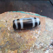 Heaven and Earth eye-in-eye dzi bead in Taiwan etched agate – photo 4 of 5