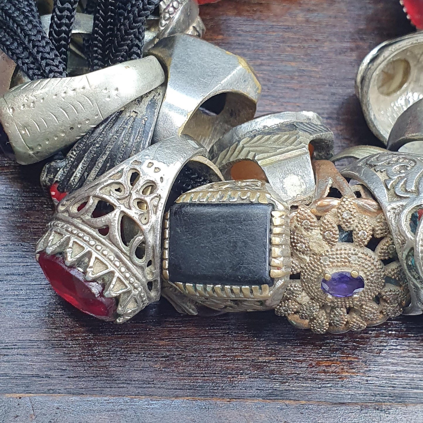 57 Pieces Antique vintage rings with agate, Glass and Resin center Stones