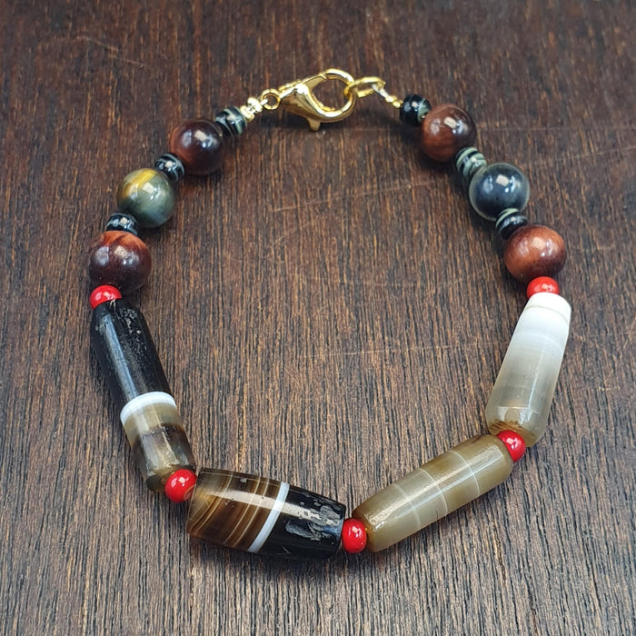 Antique old yemeni agate natural lines white agate & tigereye beaded bracelet