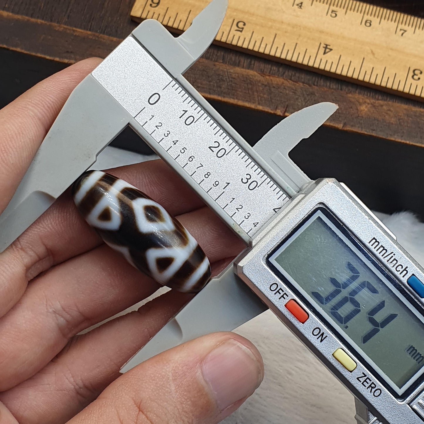 Tibetan 3 diamond eyes agate stone dzi bead amulet Spiritual Amulet