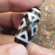 Tibetan 3 diamond eyes agate stone dzi bead amulet Spiritual Amulet