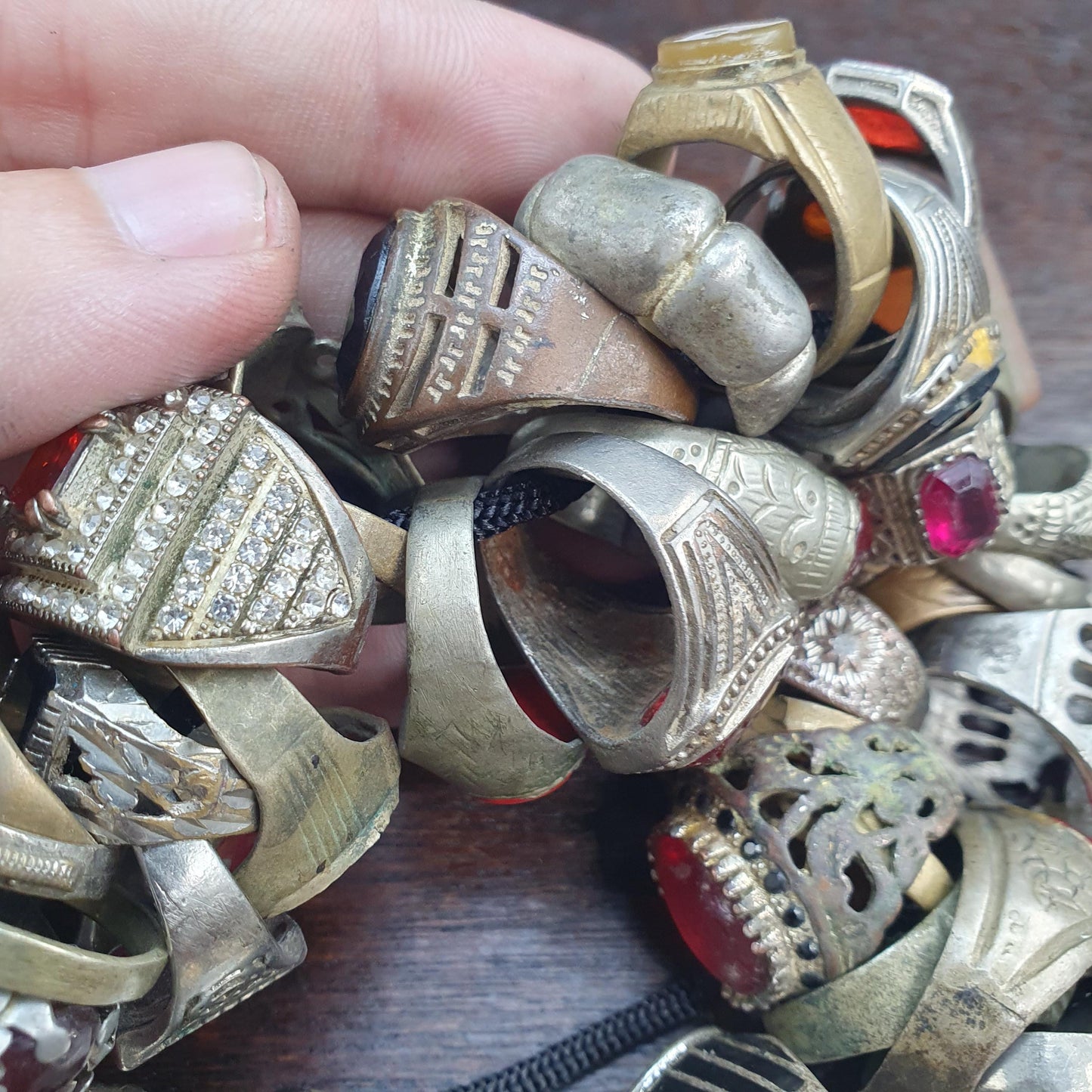 57 Pieces Antique vintage rings with agate, Glass and Resin center Stones