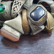 57 Pieces Antique vintage rings with agate, Glass and Resin center Stones