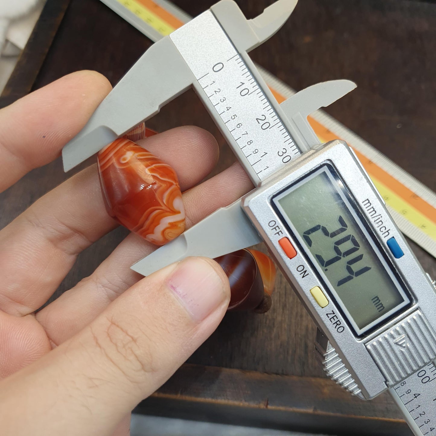Himalayan tibetan red agate carnelian beads unique eyes pattern Bracelet