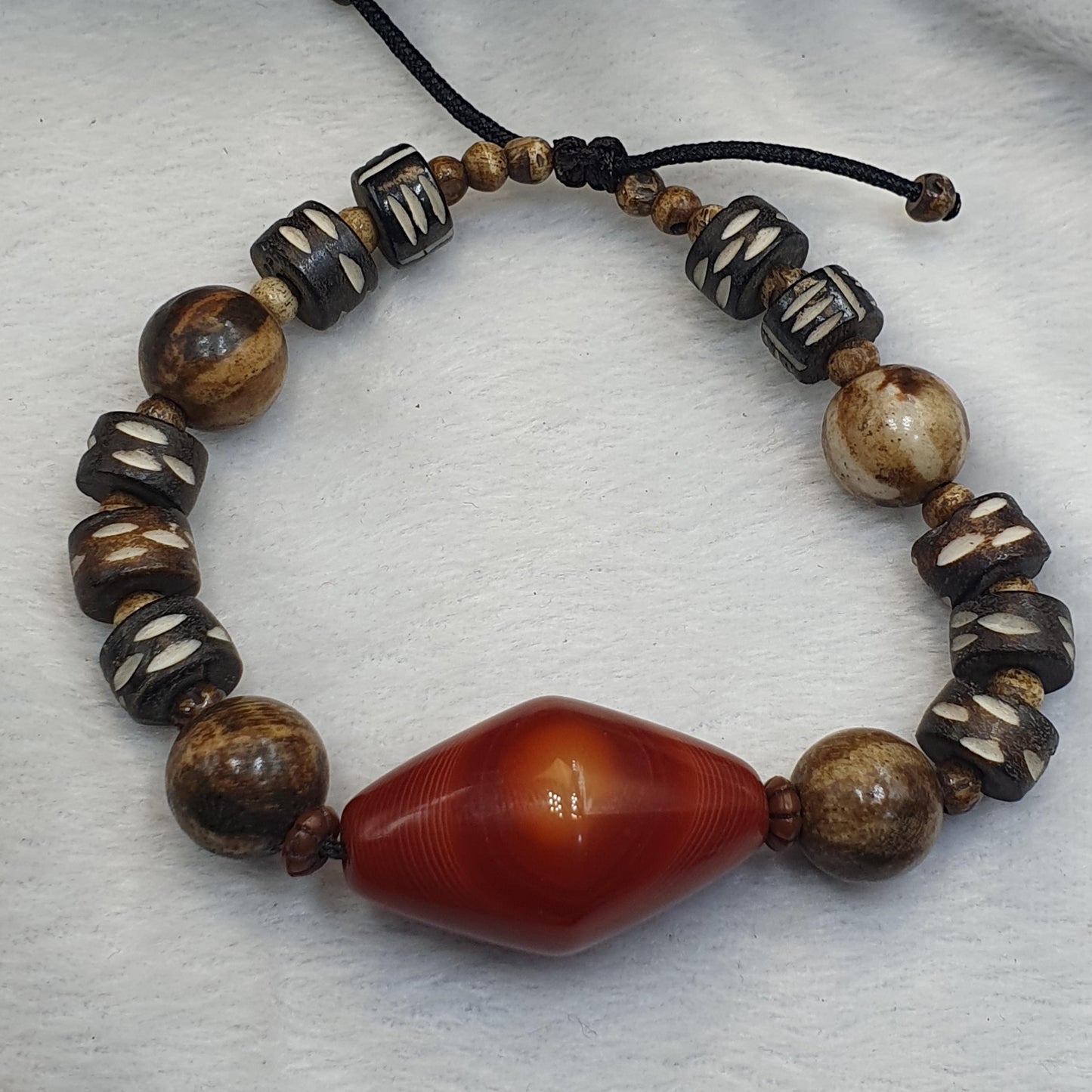 Himalayan tibetan red agate and carving Bone beads unique eyes pattern Bracelet