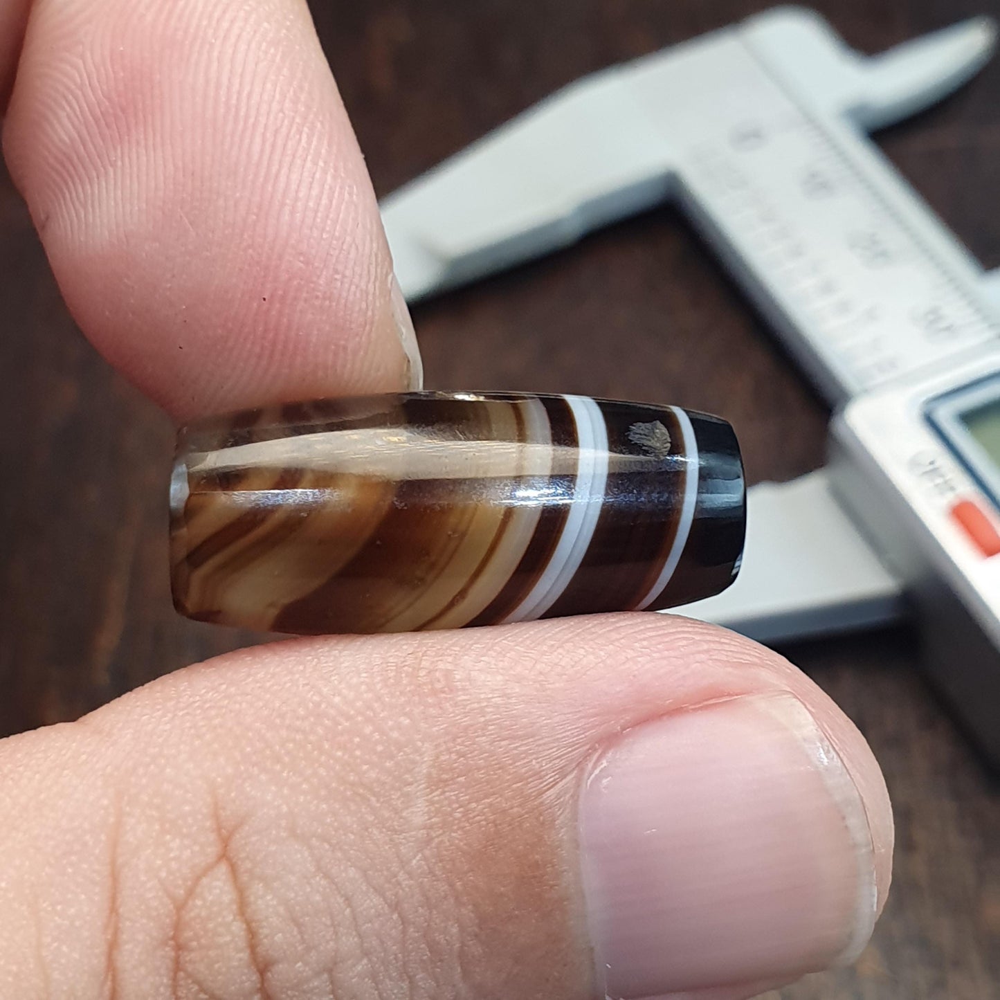 Antique Yemeni Agate Bead 25.7mm, Banded Sulemani Agate, Natural Striped Agate Talisman, Ancient Style Chung Dzi Bead, Collectible
