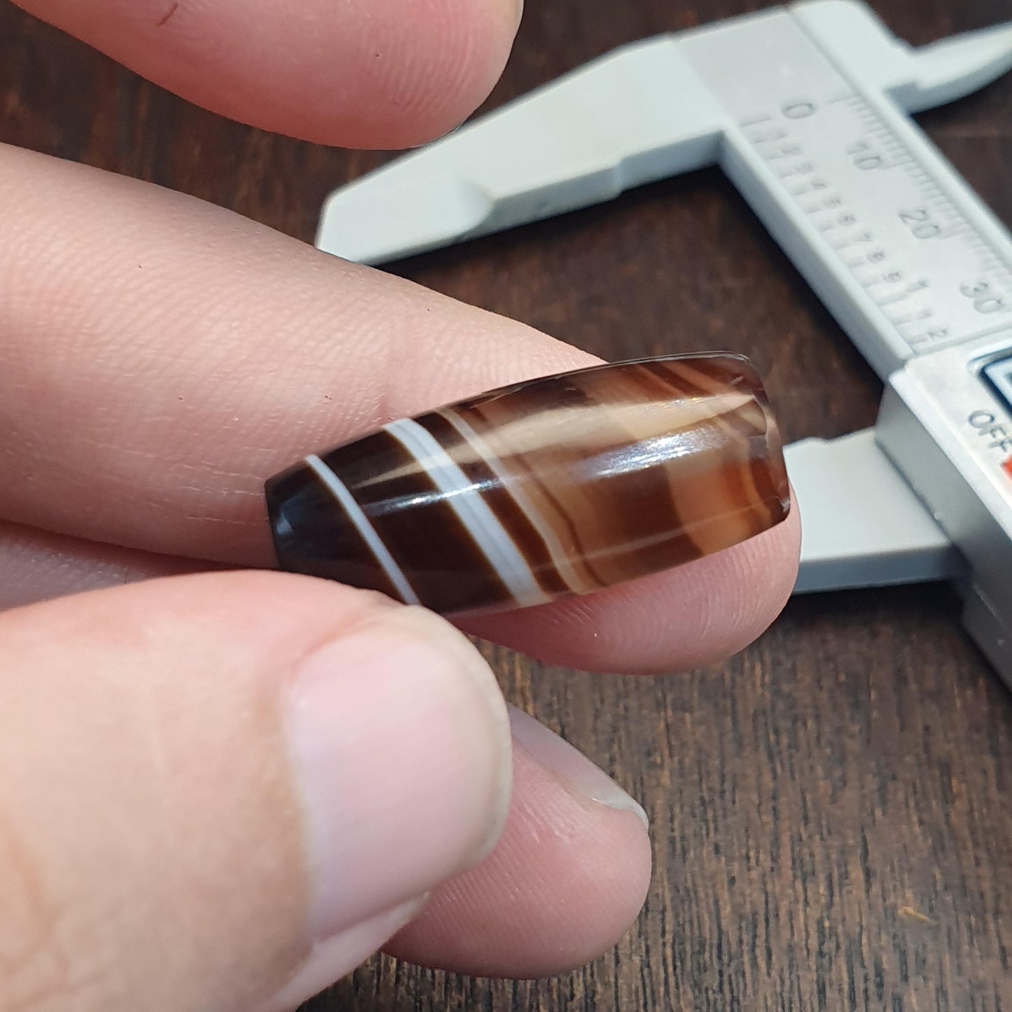 Antique Yemeni Agate Bead 25.7mm, Banded Sulemani Agate, Natural Striped Agate Talisman, Ancient Style Chung Dzi Bead, Collectible