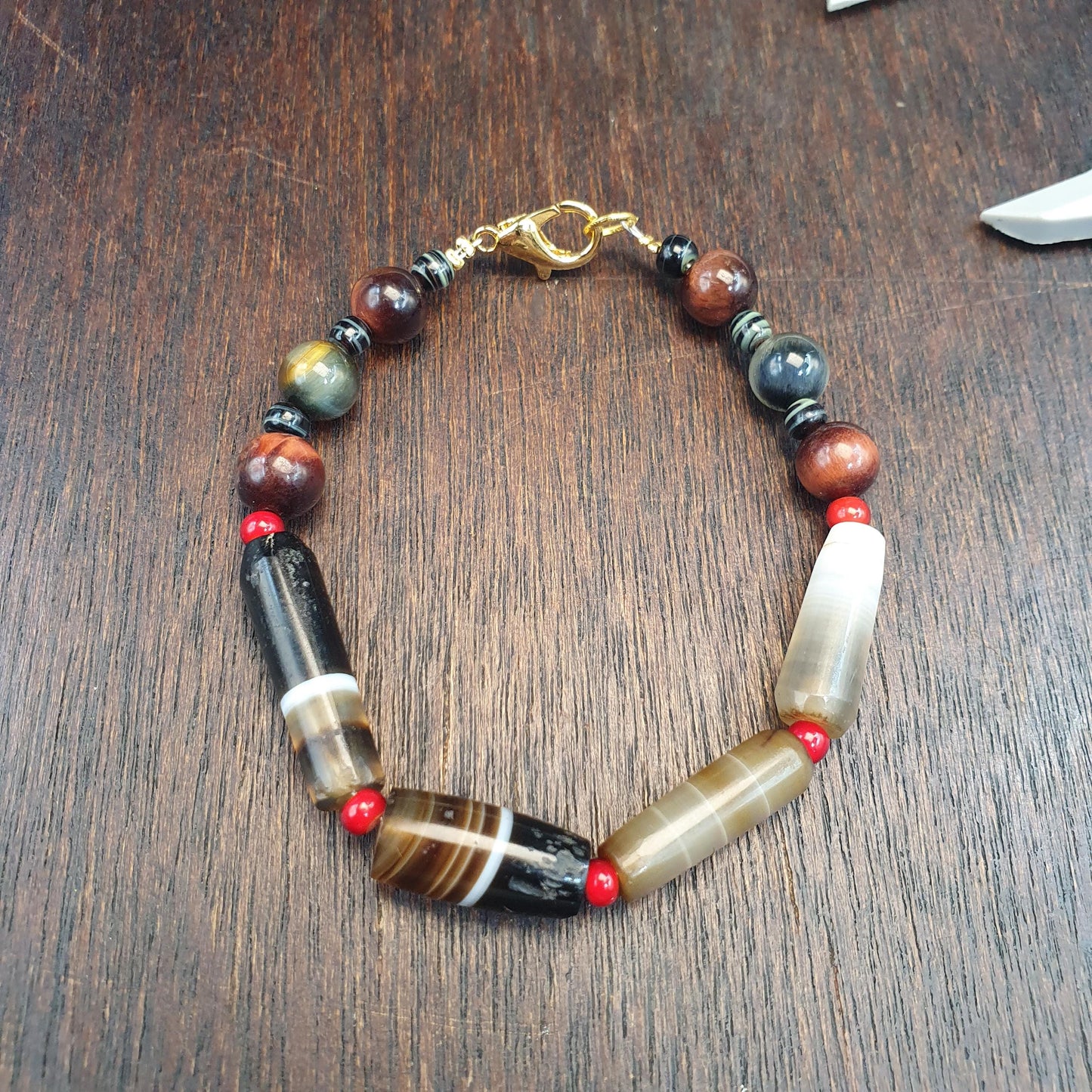Antique old yemeni agate natural lines white agate & tigereye beaded bracelet