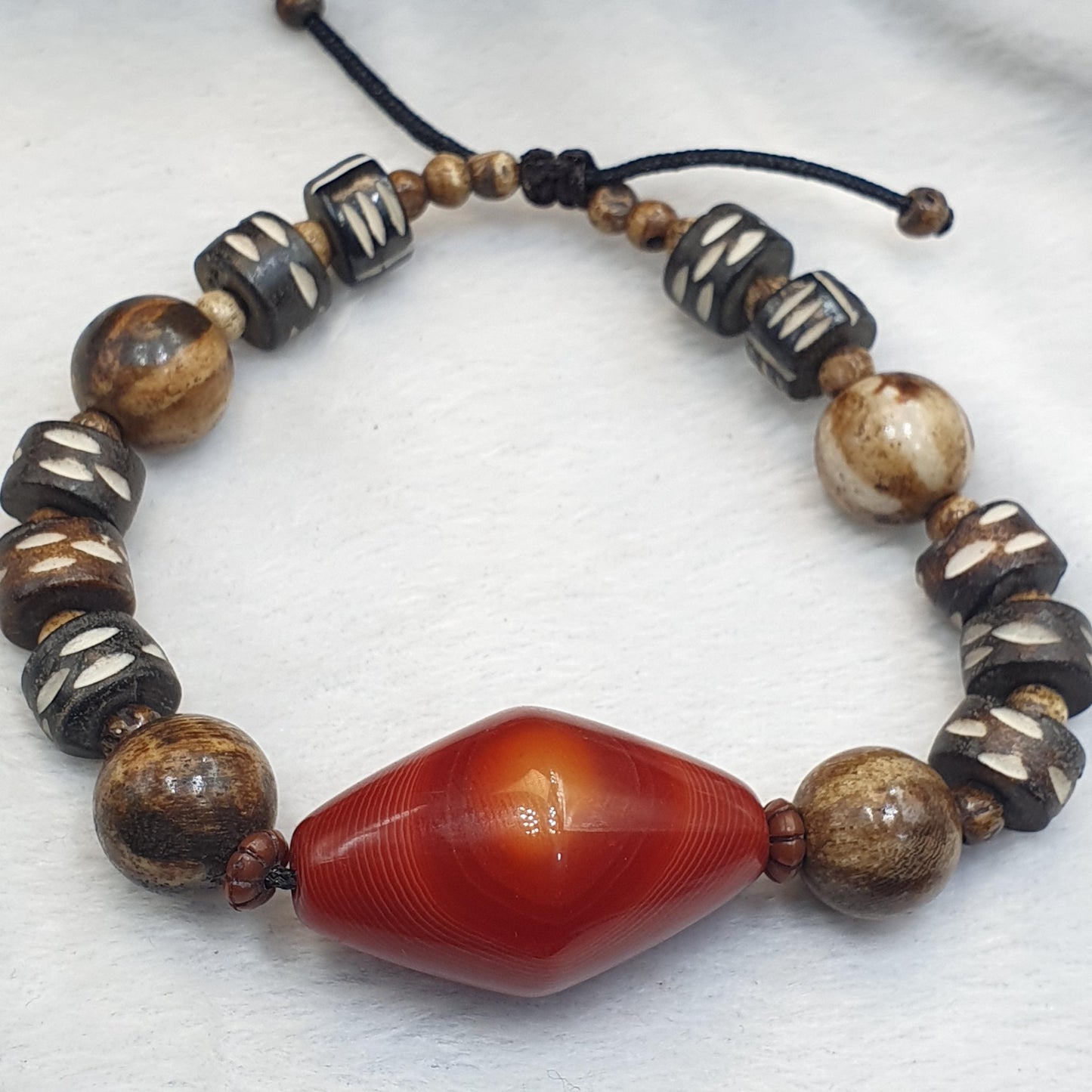 Himalayan tibetan red agate and carving Bone beads unique eyes pattern Bracelet