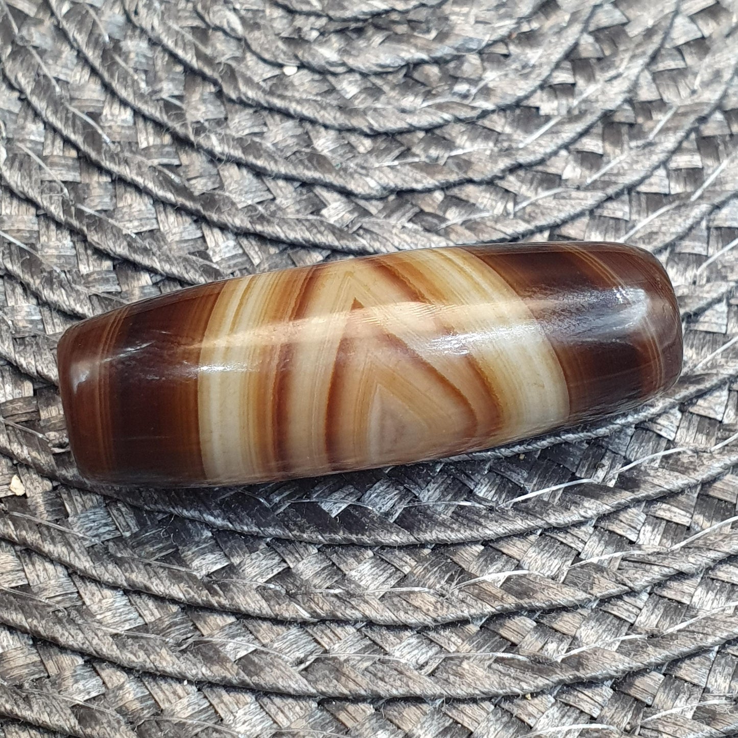 Natural Eye Himalayan Agate Bead 39mm Genuine Tibetan Bandit Agate Healing Stone Agate Beads for Meditation Malas, Protective Amulet