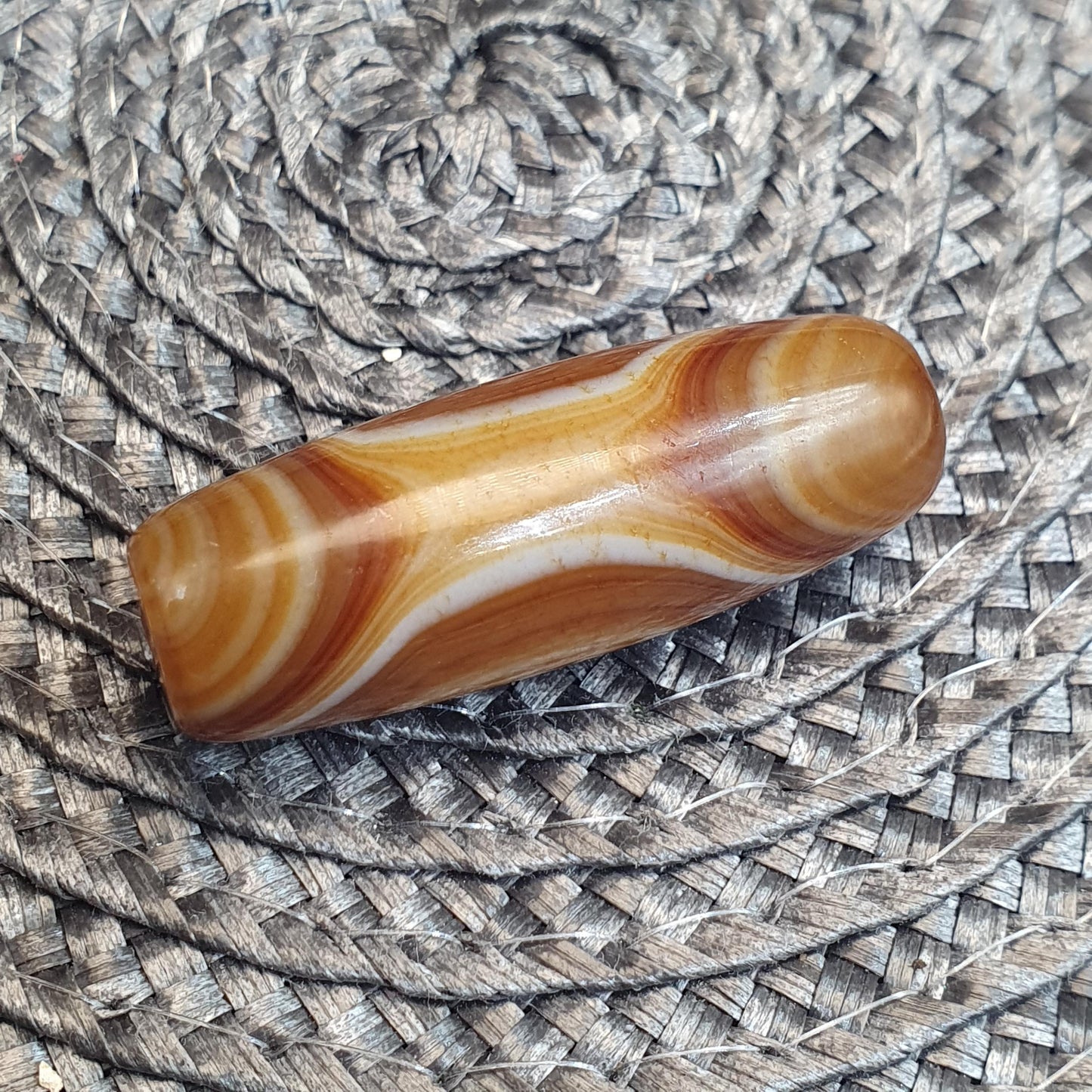 Natural Eye Himalayan Agate Bead 36.9mm Genuine Tibetan Bandit Agate Healing Stone Agate Beads for Meditation Malas, Protective Amulet
