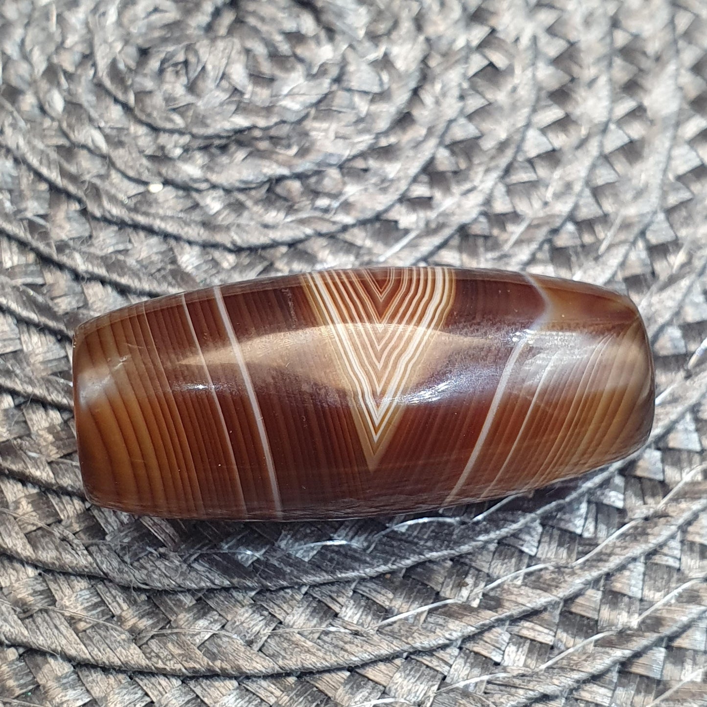 Natural Peak Line Himalayan Agate Bead 36.9 mm Genuine Tibetan Banded Amulet Healing Stone Agate Beads for Meditation Malas