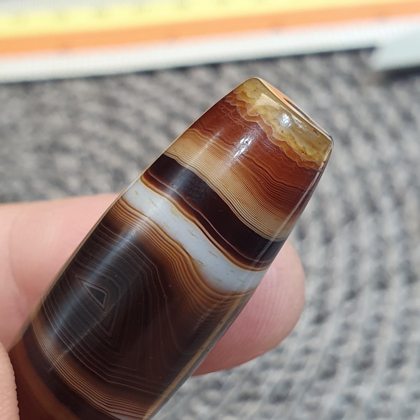 Vintage Tibetan Agate Bead 40mm Natural Triangle Eye Banded Amulet Healing Stone Agate Beads for Meditation Malas