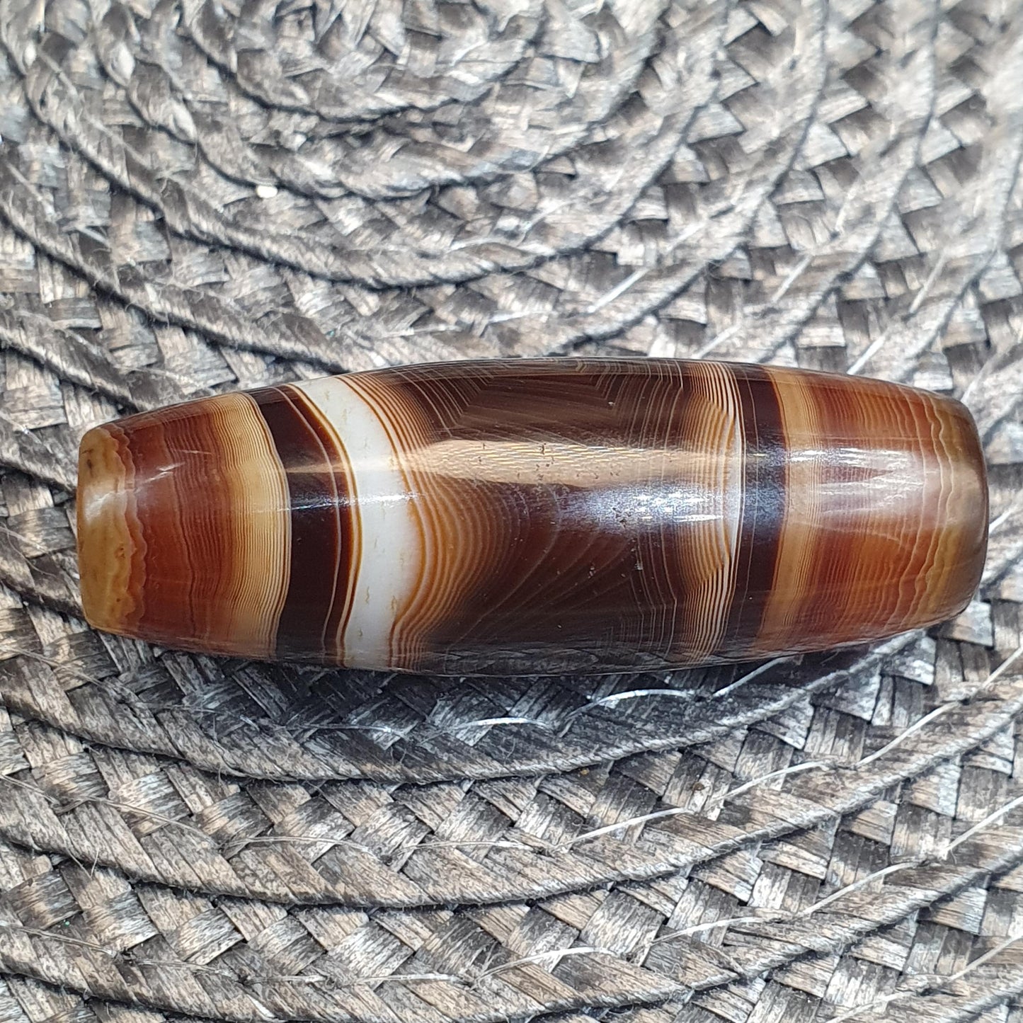 Vintage Tibetan Agate Bead 40mm Natural Triangle Eye Banded Amulet Healing Stone Agate Beads for Meditation Malas