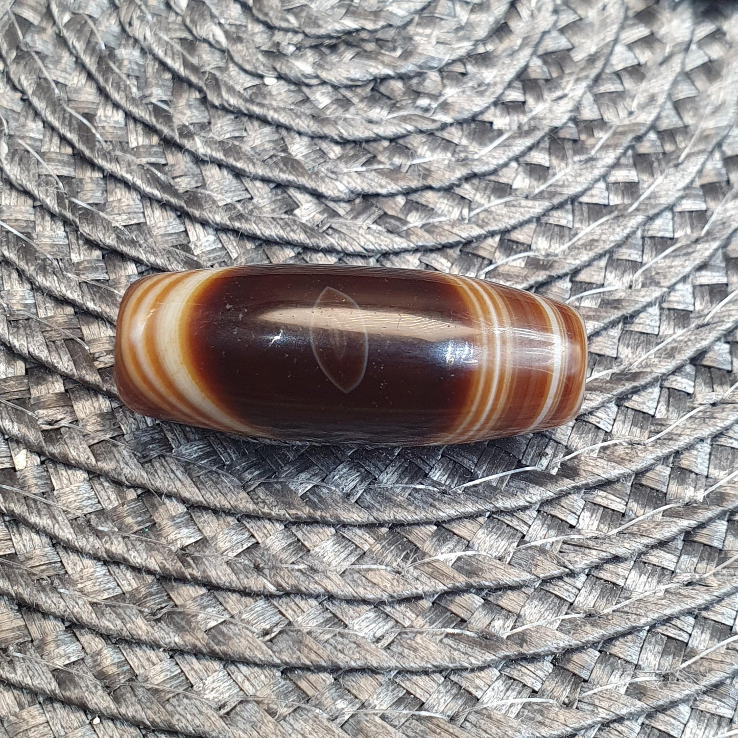 Vintage Natural Phoenix Eye Tibetan Agate Bead 32.2mm, Almond Leaf Shape Amulet Healing Stone Agate Beads for Meditation Malas