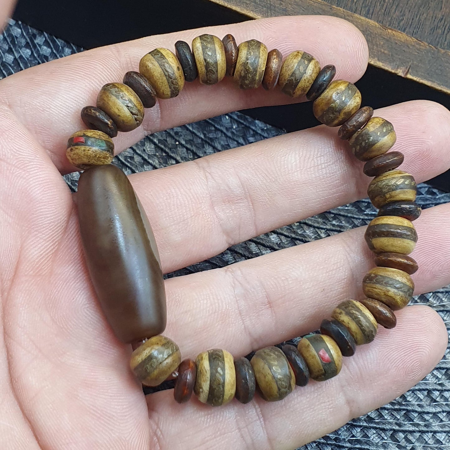 Himalayan Banded Eye Agate Bracelet, Carved Tibetan yak Bone Beads bracelet