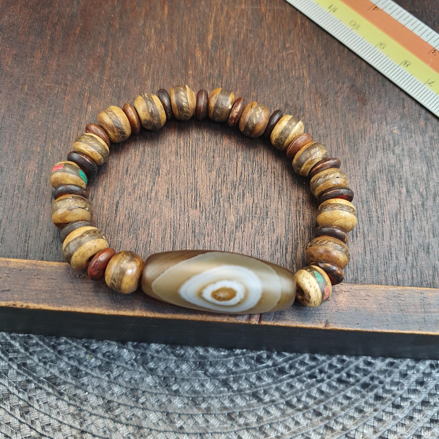 Himalayan Banded Eye Agate Bracelet, Carved Tibetan yak Bone Beads bracelet