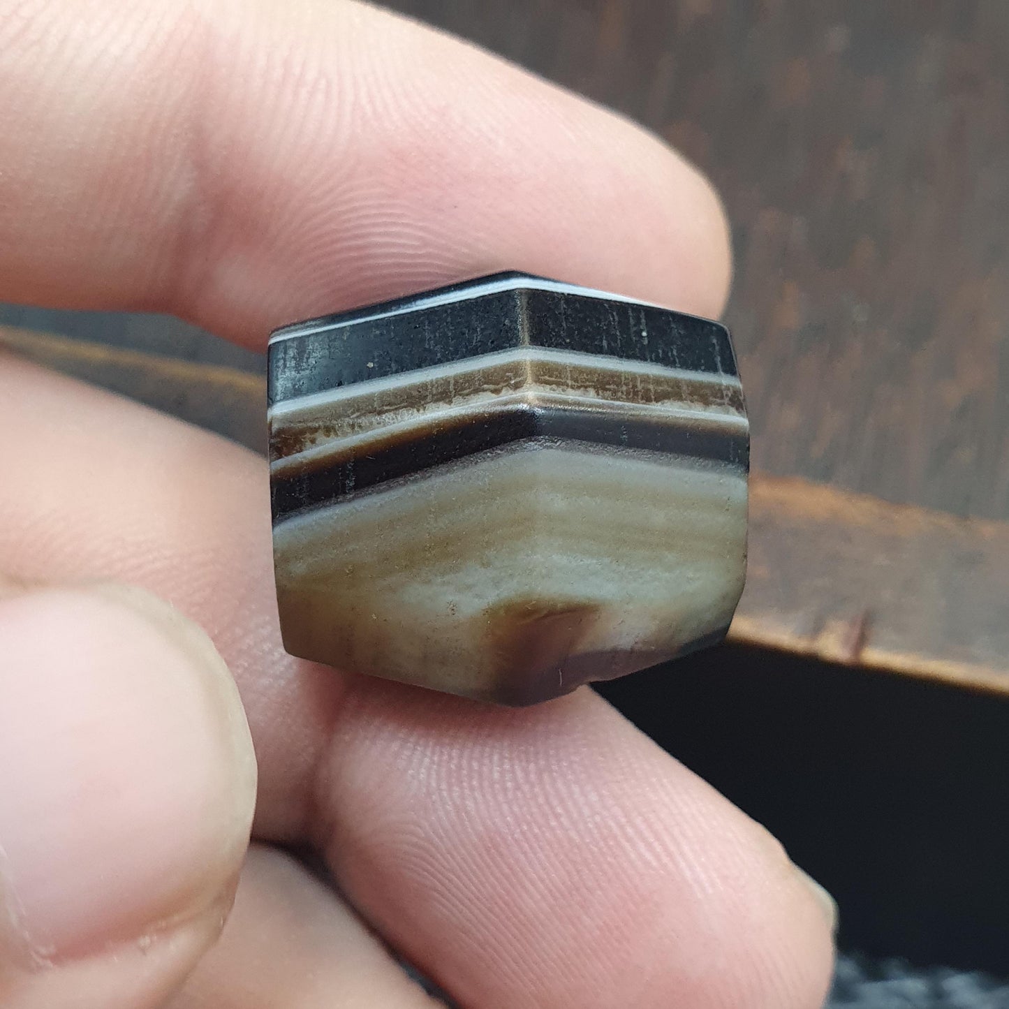 Antique Black & brown banded Agate Bead 20.2mm Yemeni Chung Agate Amulet