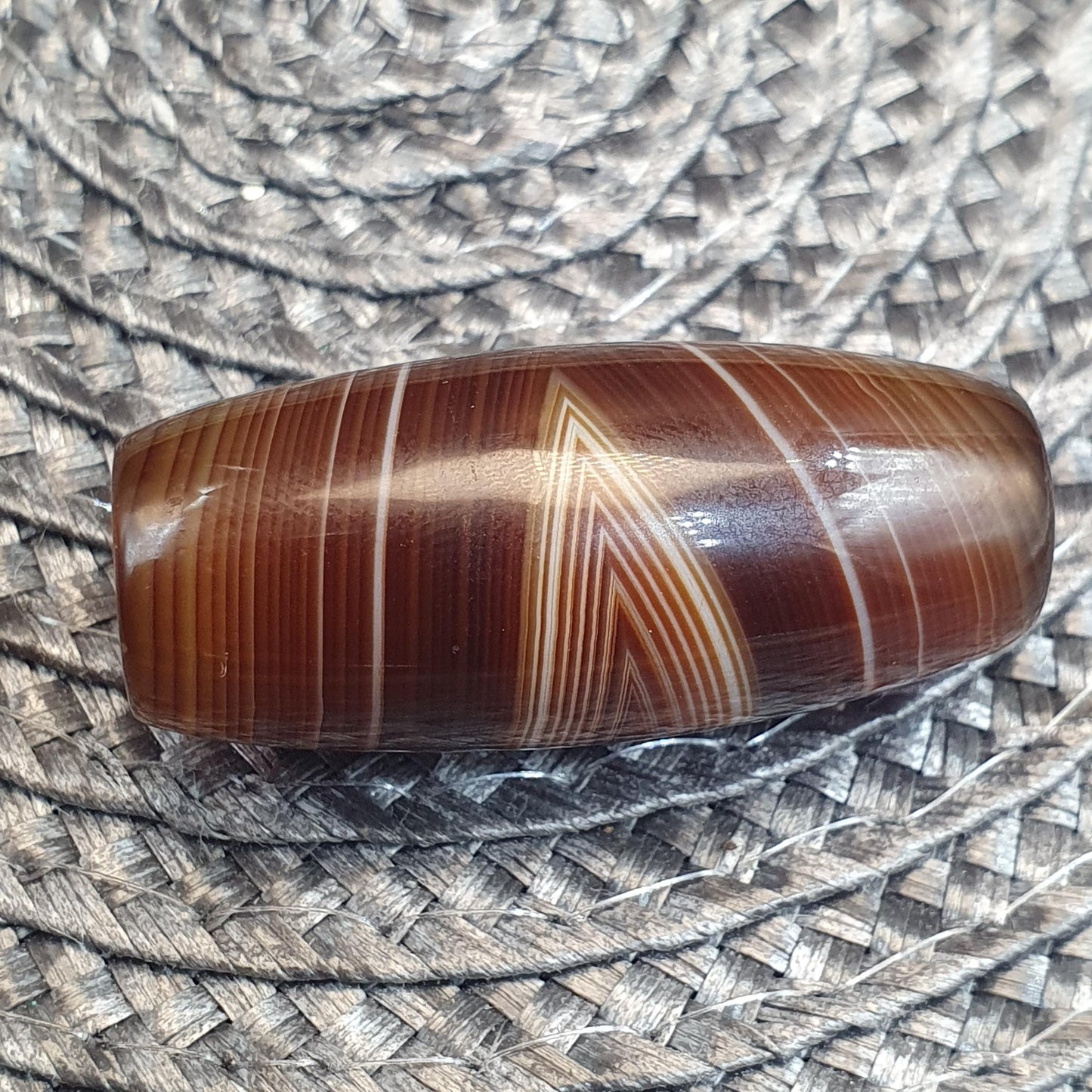 Natural Peak Line Himalayan Agate Bead 36.9 mm Genuine Tibetan Banded Amulet Healing Stone Agate Beads for Meditation Malas