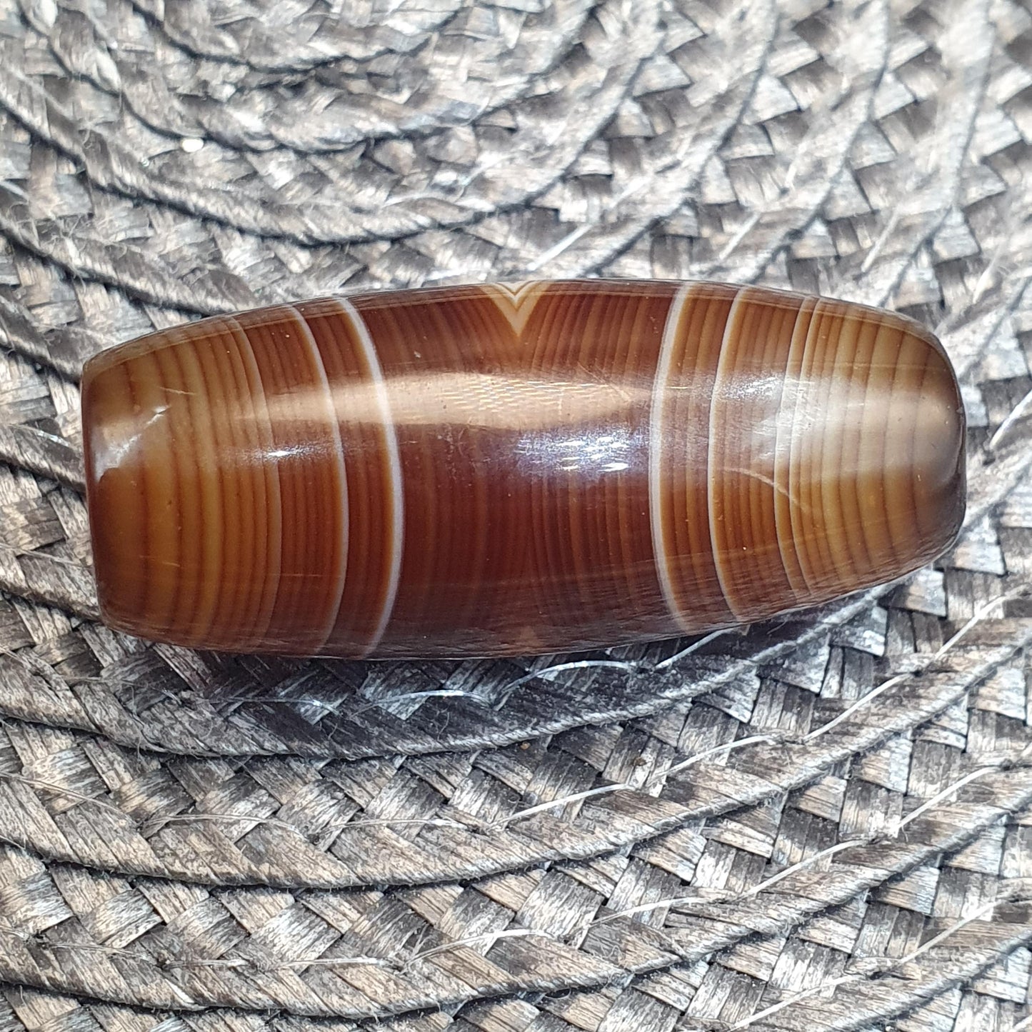 Natural Peak Line Himalayan Agate Bead 36.9 mm Genuine Tibetan Banded Amulet Healing Stone Agate Beads for Meditation Malas