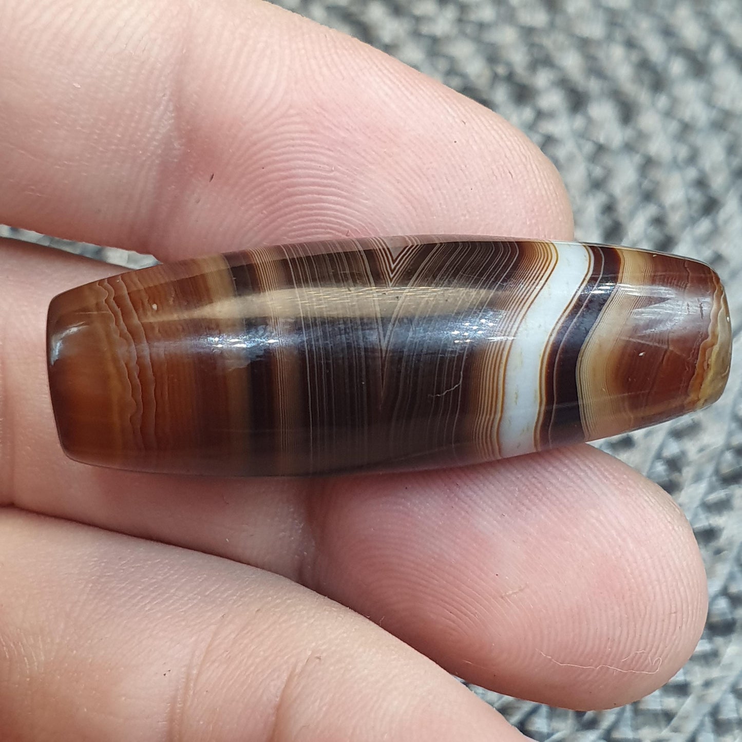 Vintage Tibetan Agate Bead 40mm Natural Triangle Eye Banded Amulet Healing Stone Agate Beads for Meditation Malas