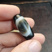 Vintage old himalayan indo tibetan eye agate bead Himalayan Indo Tibetan rare Patterns pure Natural Eyes Banded Agate Amulet, Bead Pendant