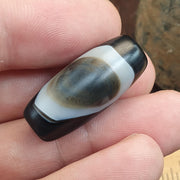 Vintage old himalayan indo tibetan eye agate bead Himalayan Indo Tibetan rare Patterns pure Natural Eyes Banded Agate Amulet, Bead Pendant