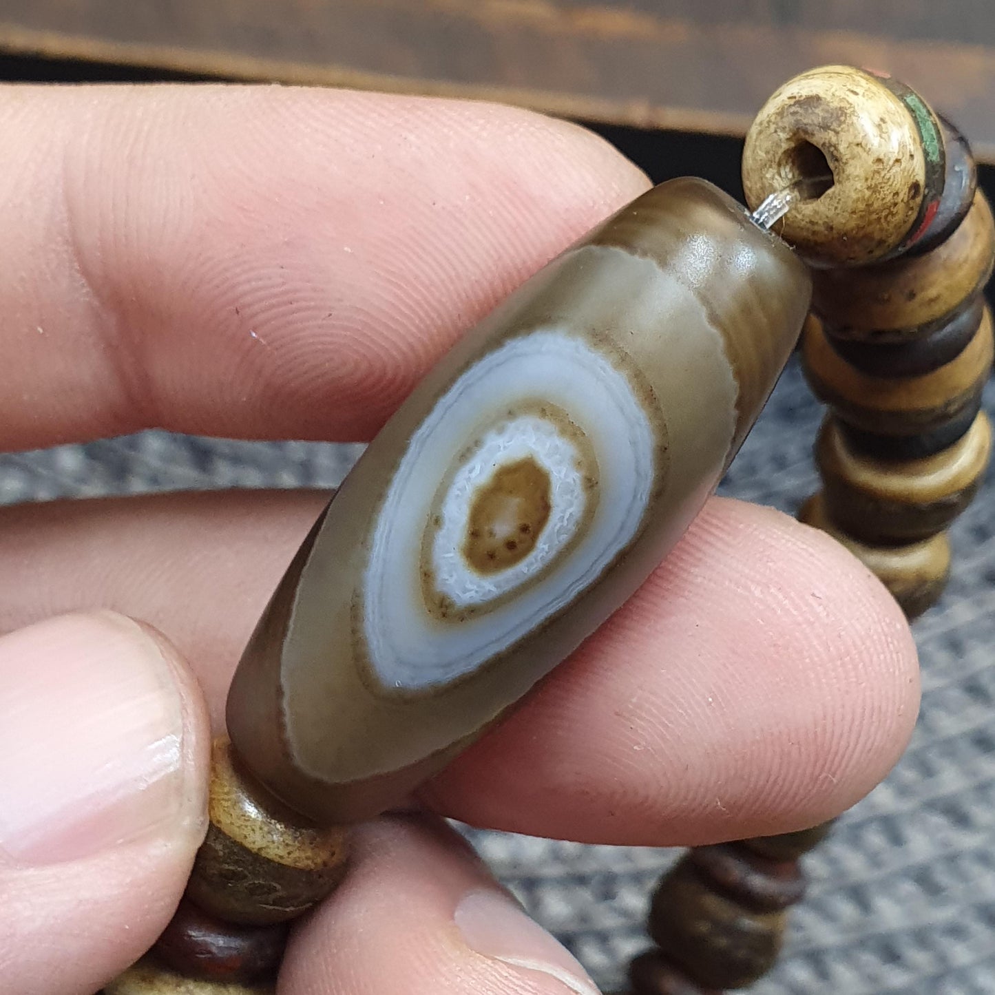 Himalayan Banded Eye Agate Bracelet, Carved Tibetan yak Bone Beads bracelet