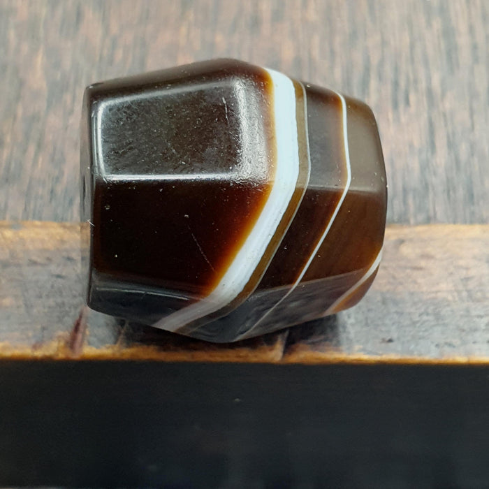 Antique banded Agate Bead 20mm Yemeni Suliemani Agate Brown with white stripes Amulet
