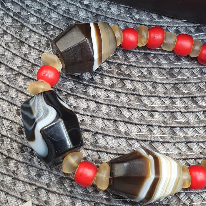 Antique old yemeni agate natural rare pattern banded agate bead with Venetian White heart and Himalayan Quartz Beads Bracelet
