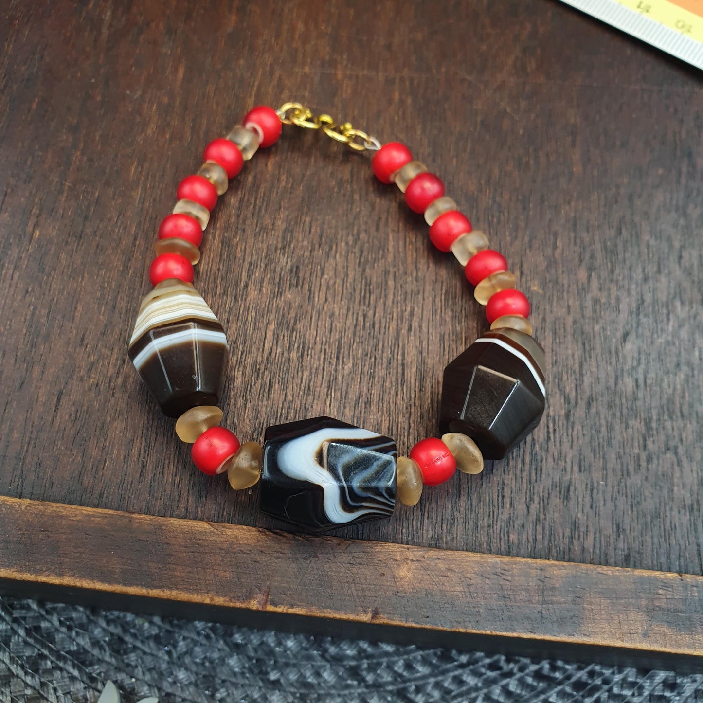 Antique old yemeni agate natural rare pattern banded agate bead with Venetian White heart and Himalayan Quartz Beads Bracelet