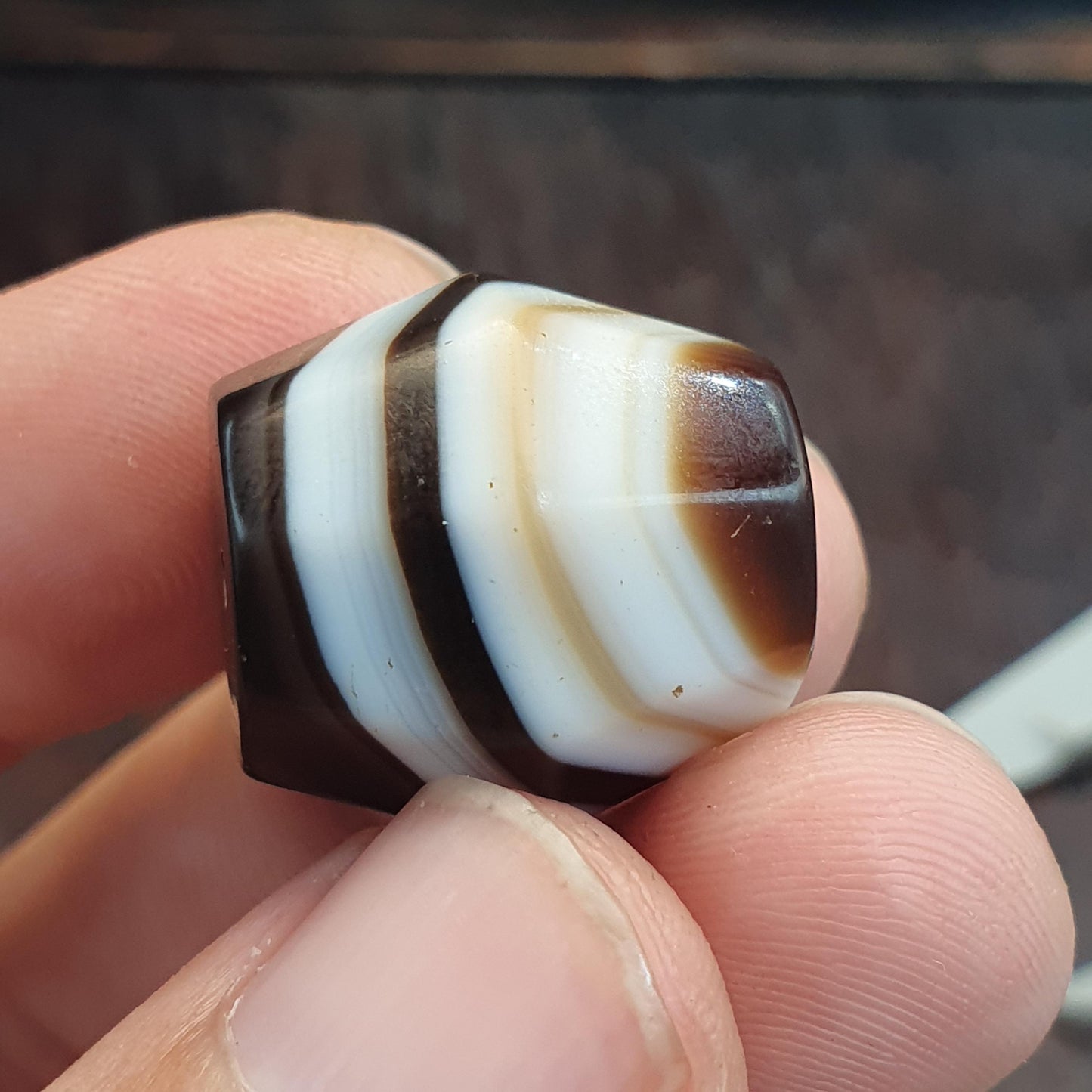 Antique Black & white banded Agate Bead 20.2mm Yemeni Chung Agate Amulet