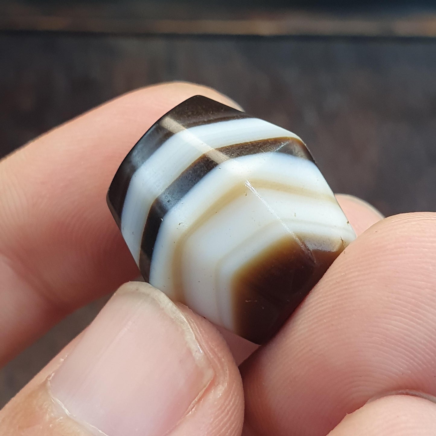 Antique Black & white banded Agate Bead 20.2mm Yemeni Chung Agate Amulet