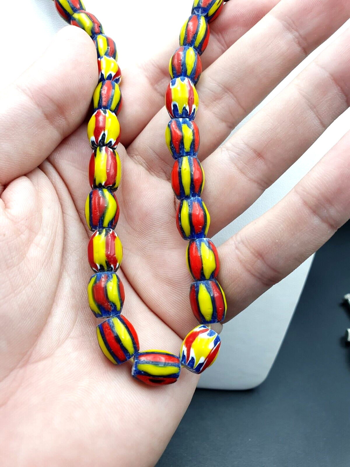 令人驚嘆的 V 形威尼斯貿易珠非洲正品古董收藏
