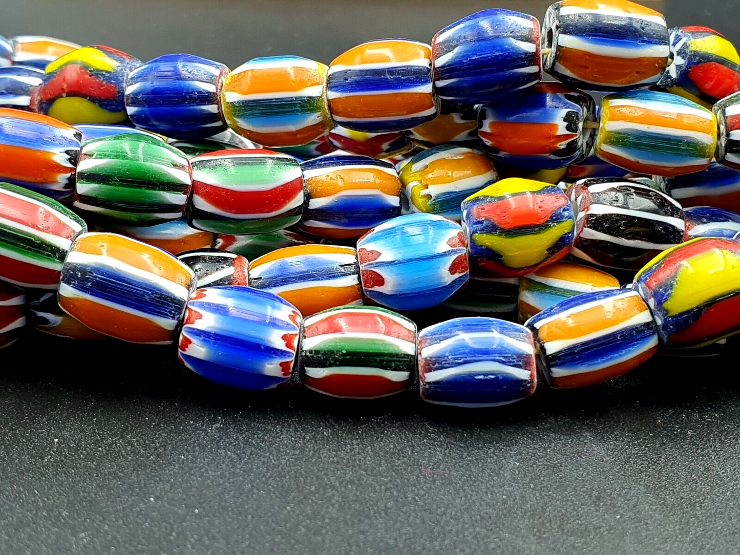 Atemberaubende Chevrons venezianische Handelsperlen Afrika Authentische Antiquitäten voller Strang 