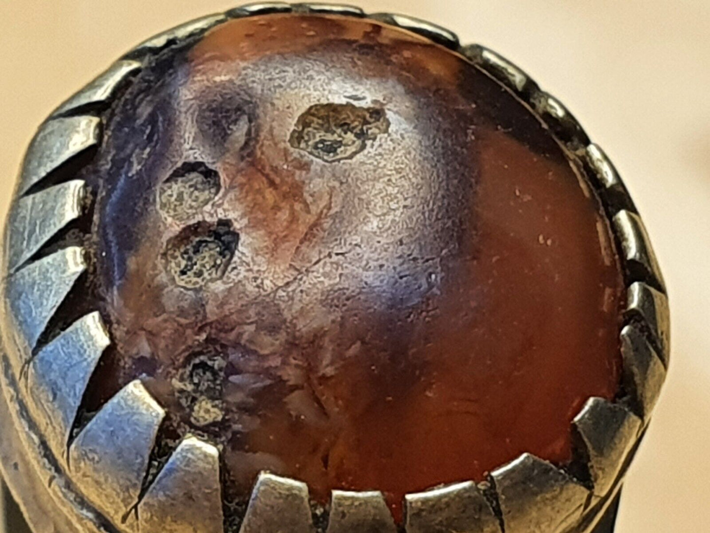 Antiker Vintage-Ring aus dem Nahen Osten mit seltenem Yameni-Achatstein