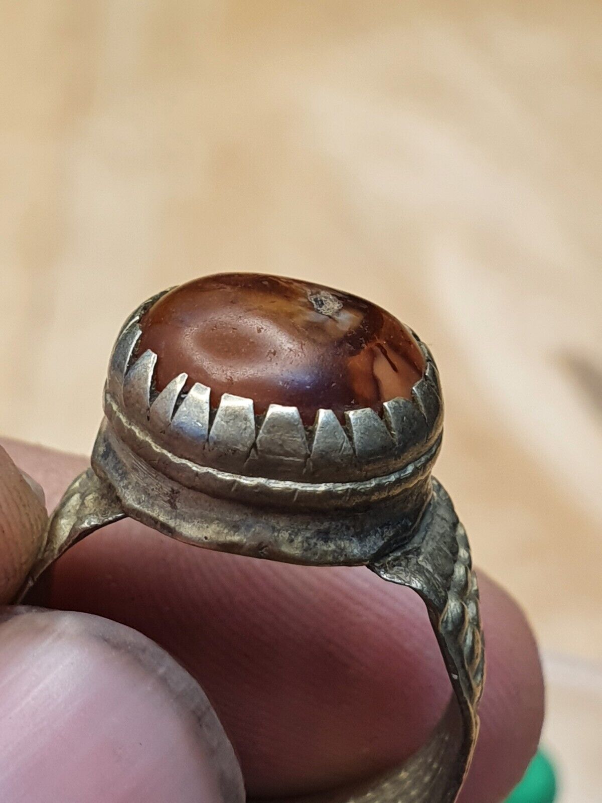 Antiker Vintage-Ring aus dem Nahen Osten mit seltenem Yameni-Achatstein