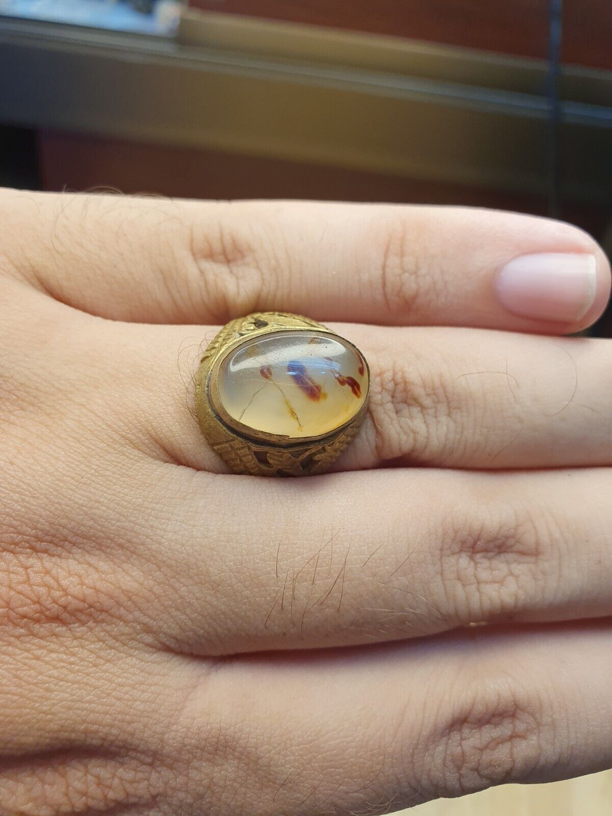 Antiker Vintage-Ring aus dem Nahen Osten mit altem jemenitischem Achatstein