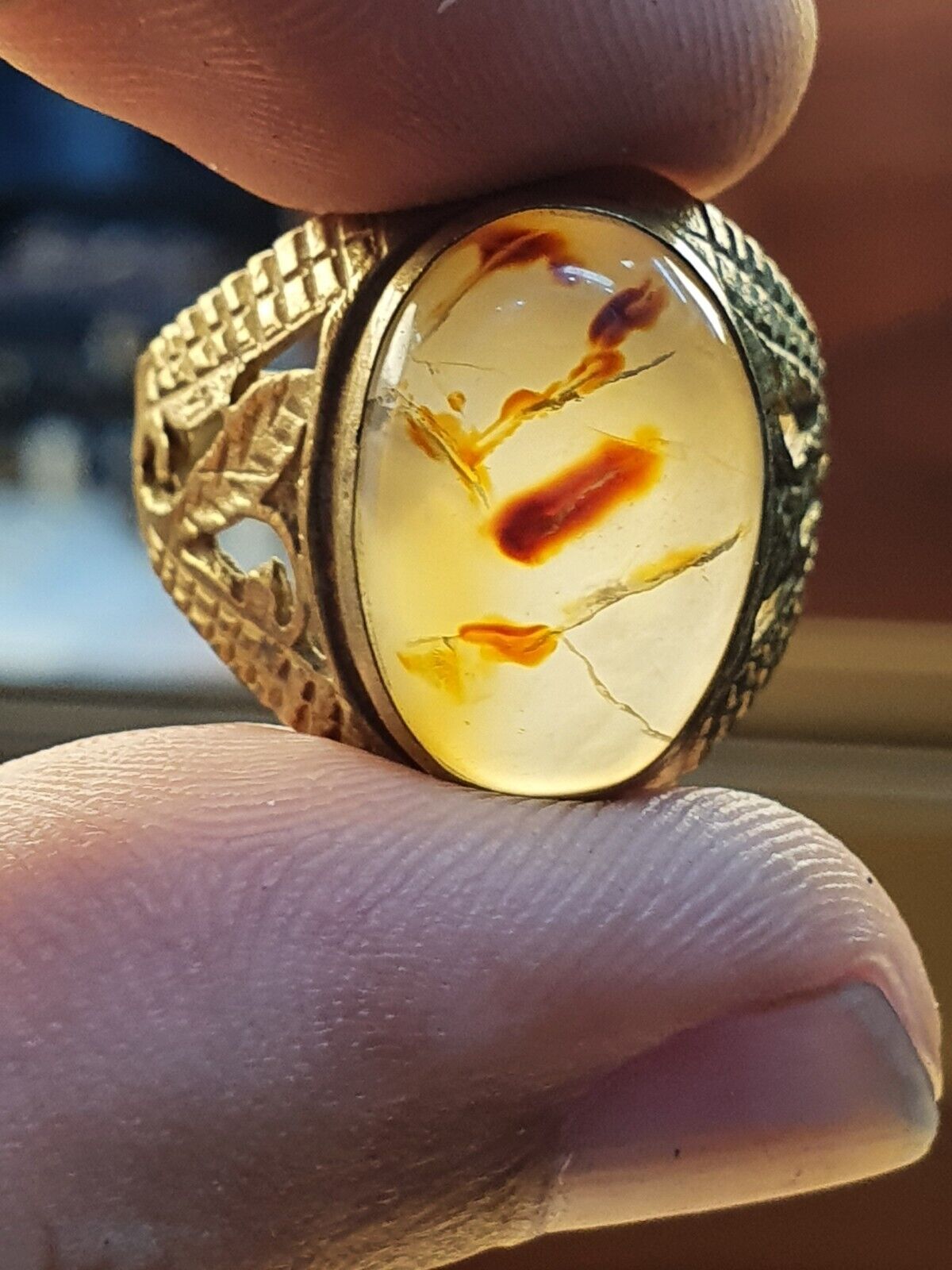 Antiker Vintage-Ring aus dem Nahen Osten mit altem jemenitischem Achatstein