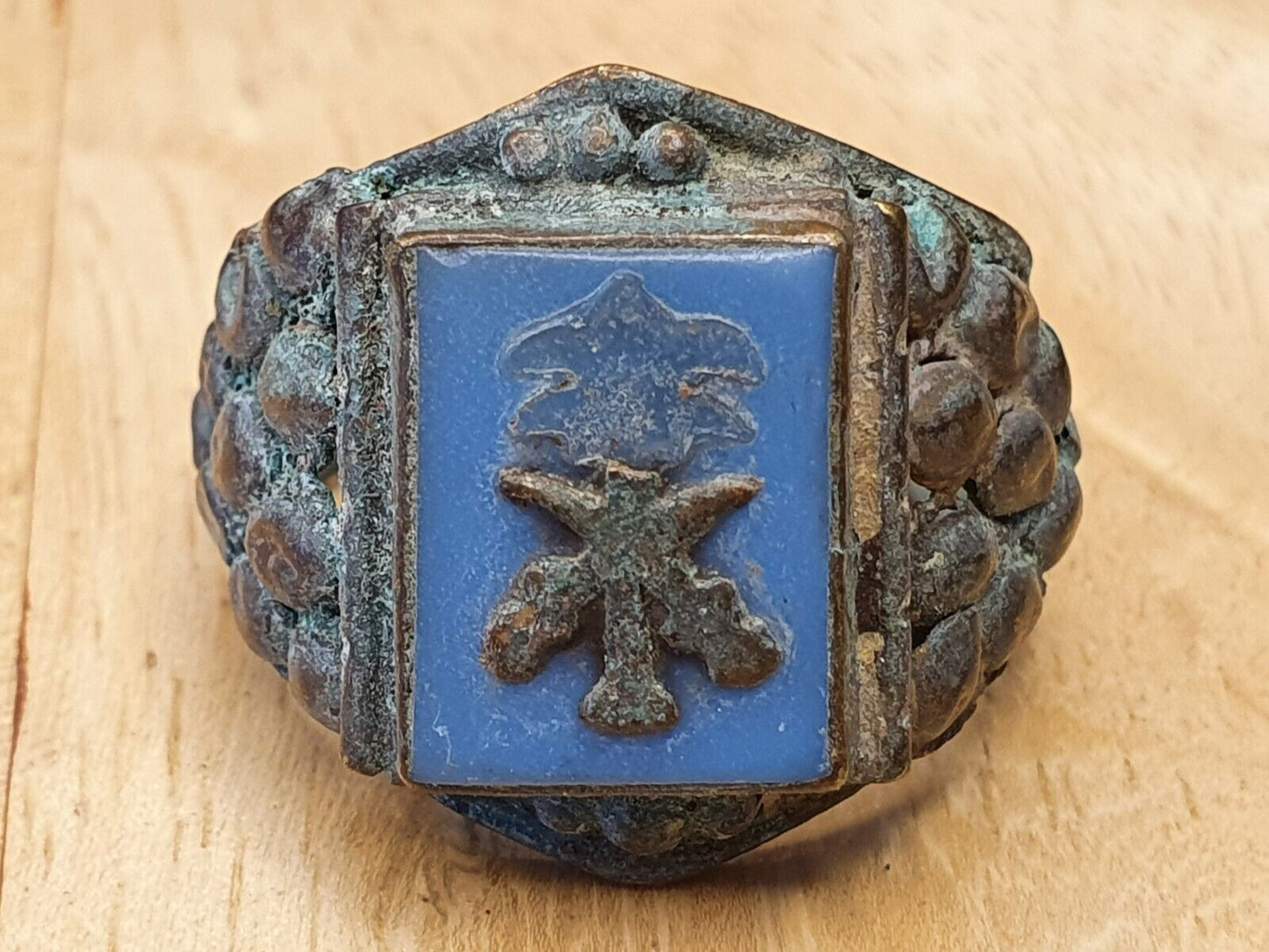 Antiker nahöstlicher Ring mit Achat-Mittelstein aus der Empire-Ära
