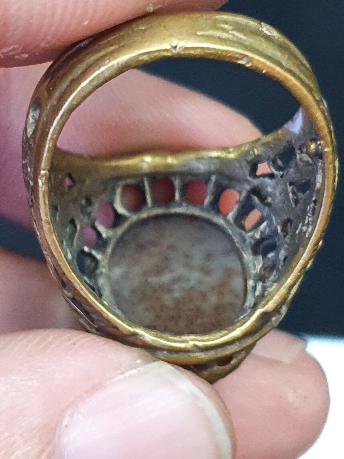 Antiker nahöstlicher Ring mit Achat-Mittelstein aus der Empire-Ära