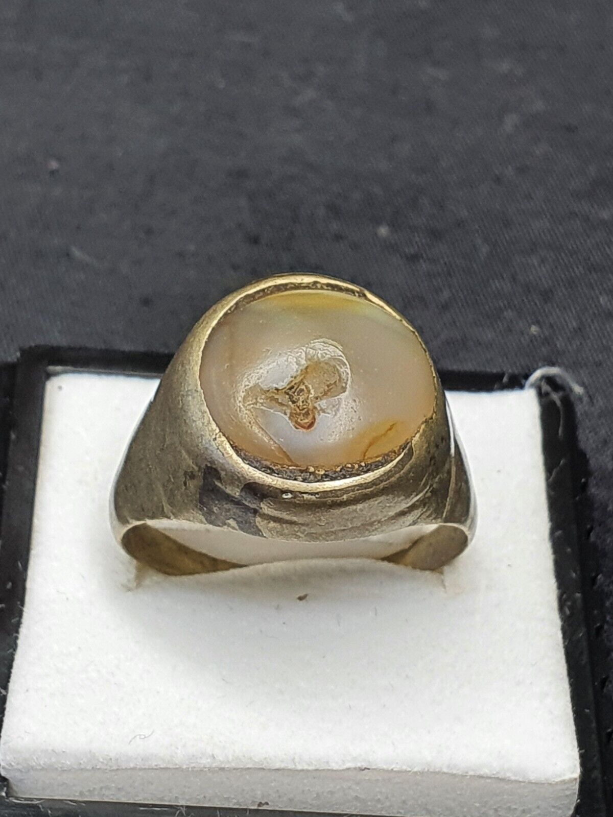 Antiker nahöstlicher altsilberner Messing-Bronze-Ring mit antikem Achat-Steinring
