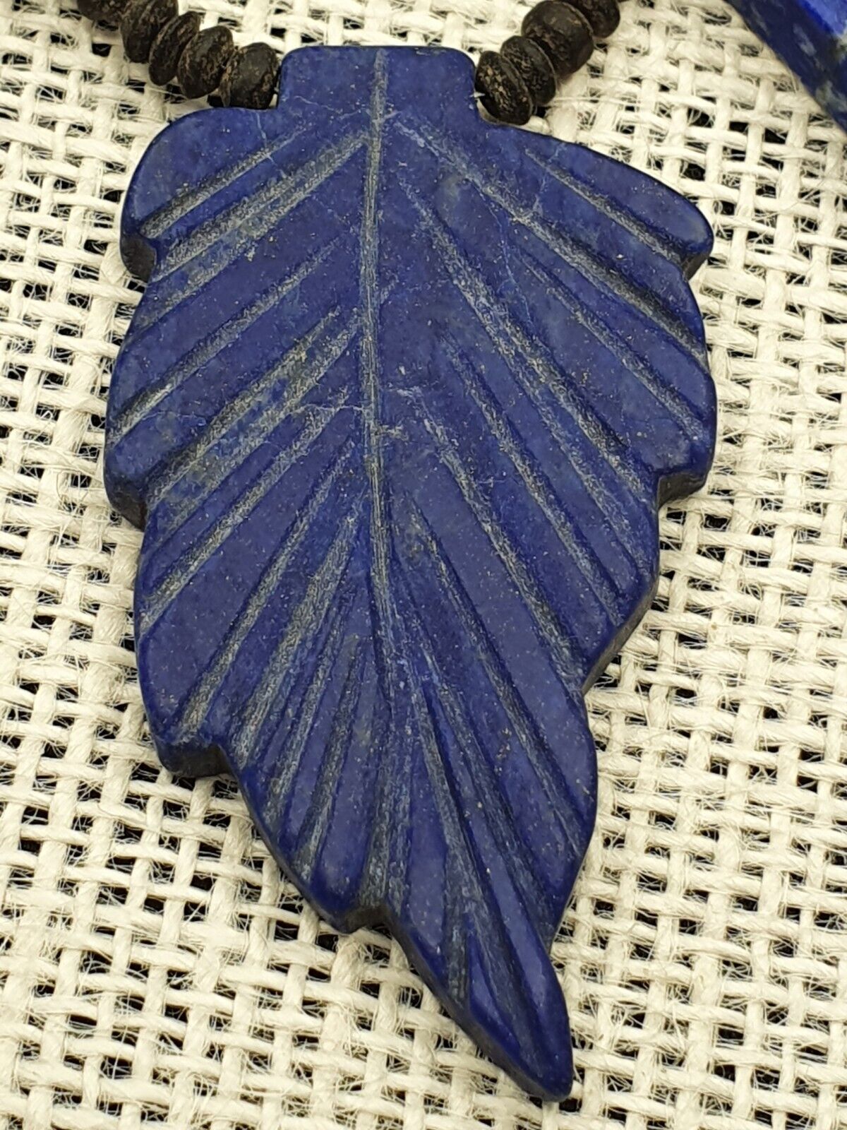 Antike Vintage alte Lapislazuli Schnitzerei Blatt Amulett Halskette seltene Anhänger