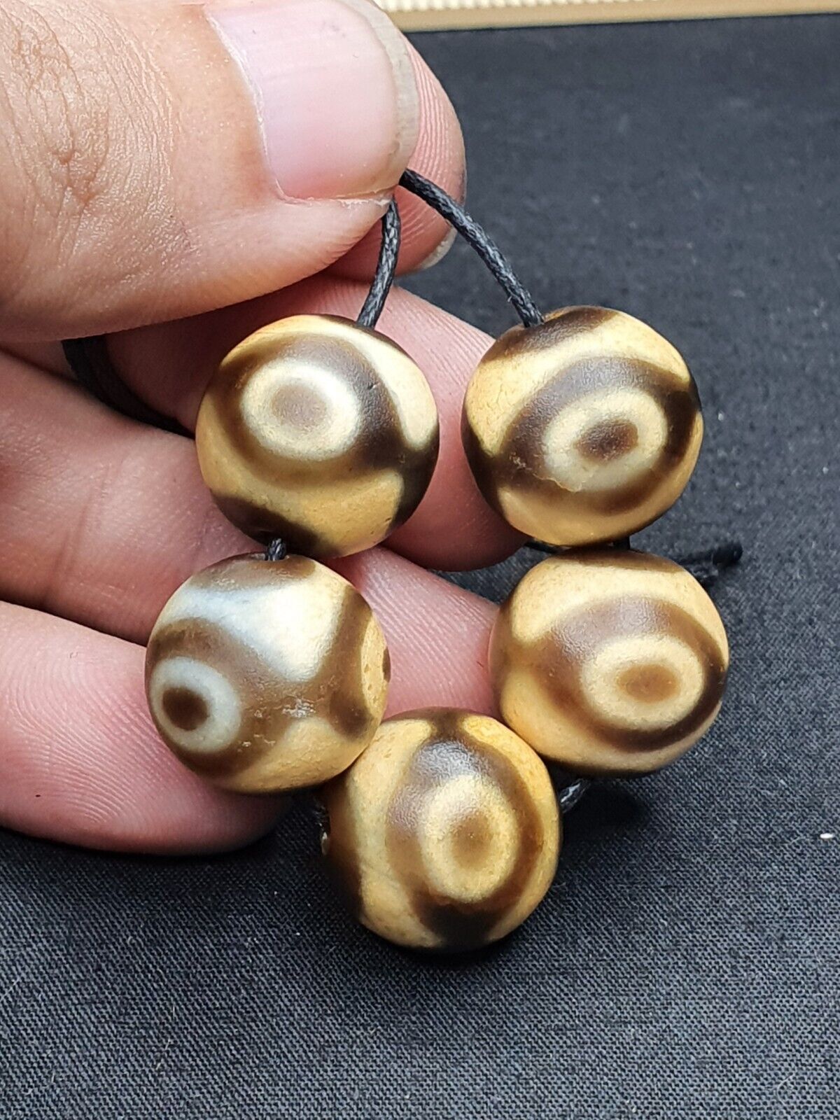 5 pcs Old Antique Himalayan Indo Tibetan rare Patterns Eyes Dzi Amulet  Bead