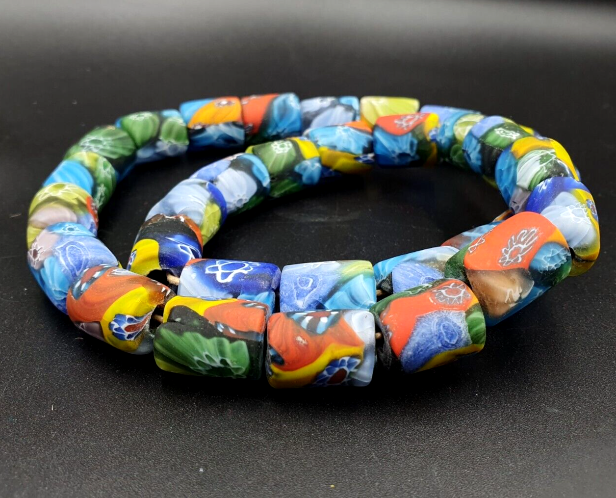 vintage Venerano trade Beads Beaded Necklace Strand 15x18mm