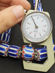 Vintage venezianisch inspirierte Handelsperlen, altblaue Glas-Chevron-Perlen, langer Strang