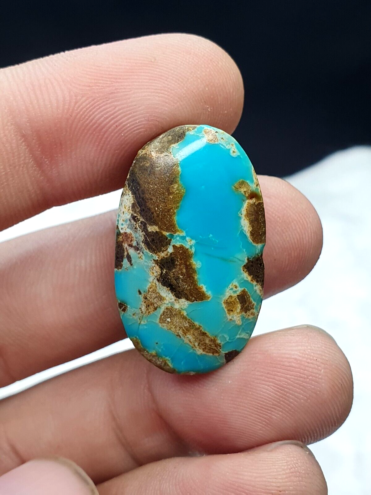 Ein ovaler echter natürlicher Türkis-Matrix-Cabochon mit 44 ct