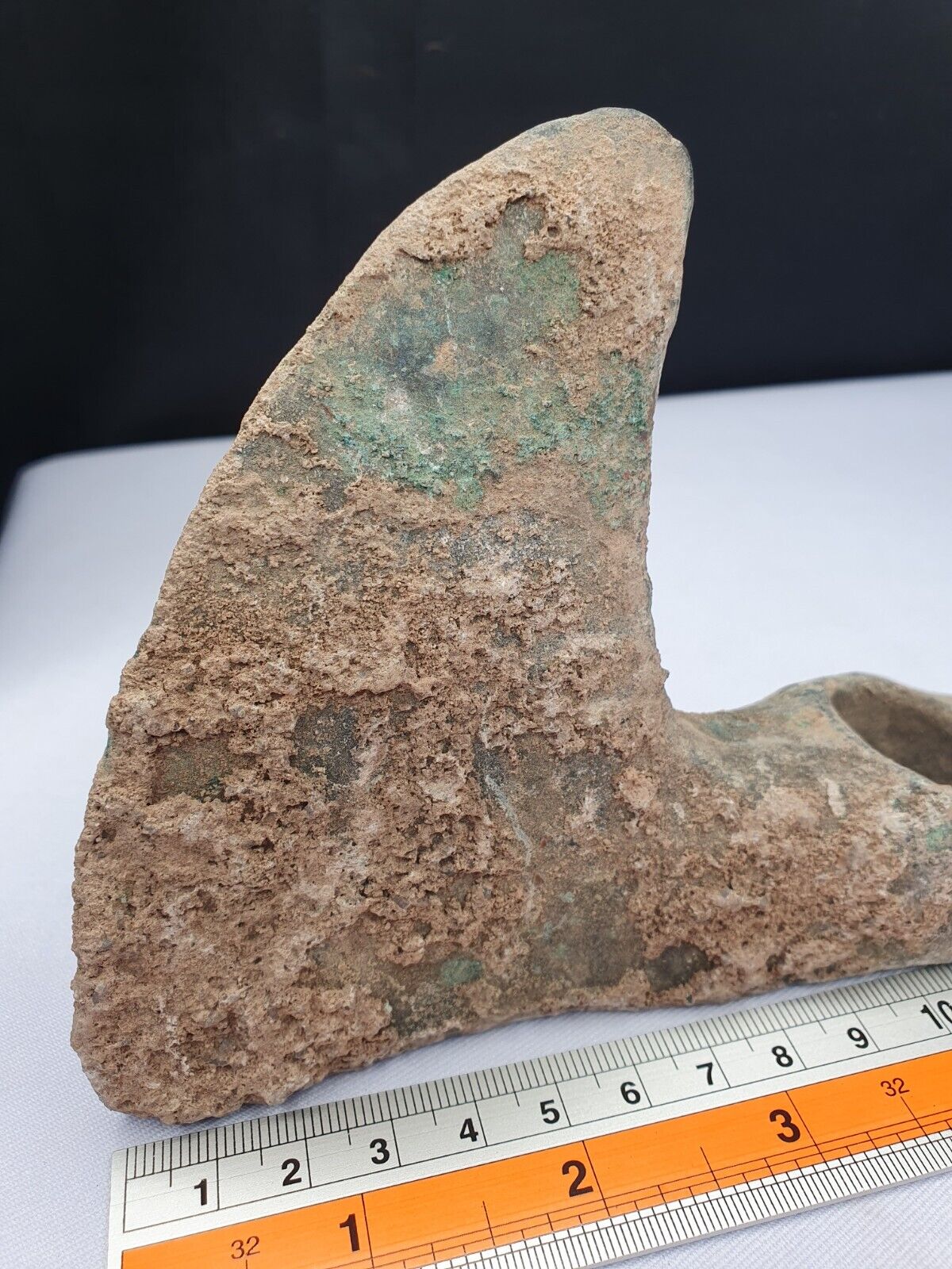 大約公元前 10-8 世紀古代魯里斯坦青銅重型雙斧頭魯里斯坦帝國